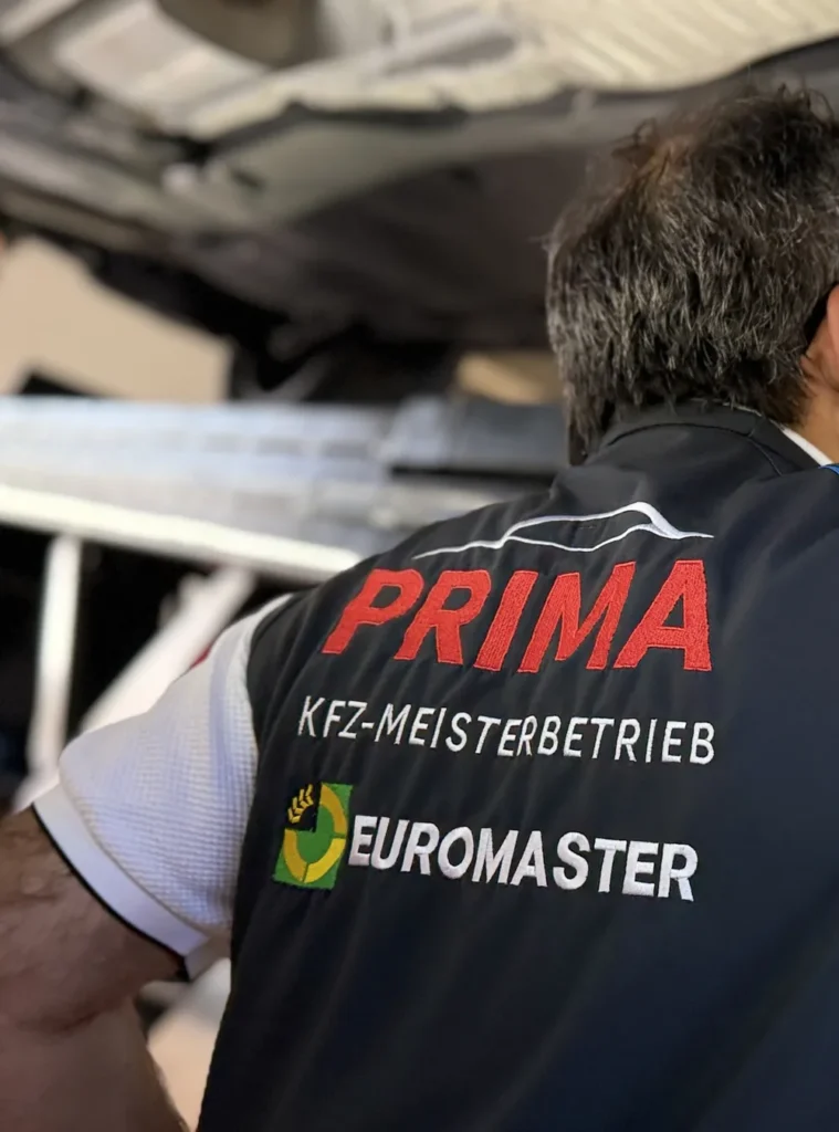 Mechaniker von Auto Service Prima, KFZ-Meisterbetrieb und EUROMASTER Partner